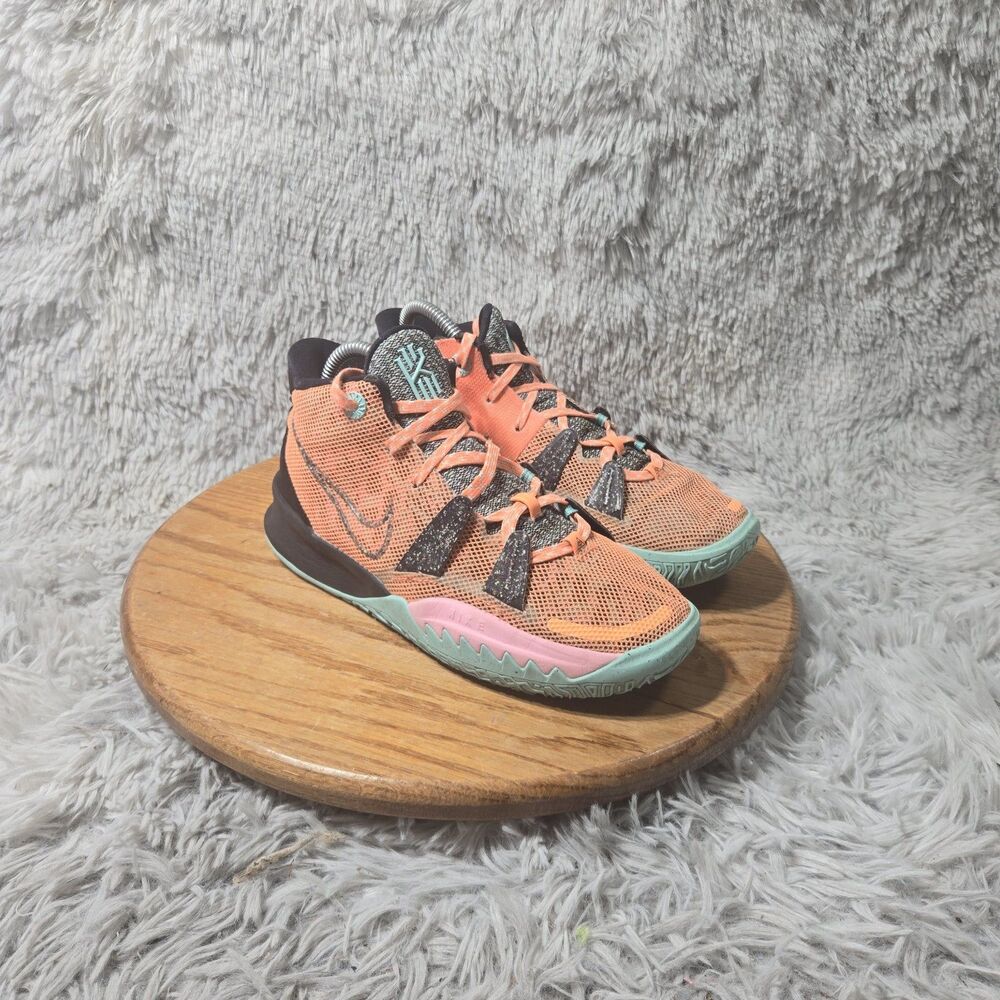 Nike Kyrie 7 GS Play for the Future Kids Youth Grade School Athletic Size 5.5